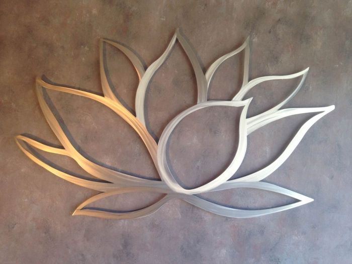 Bathroom metal art decor